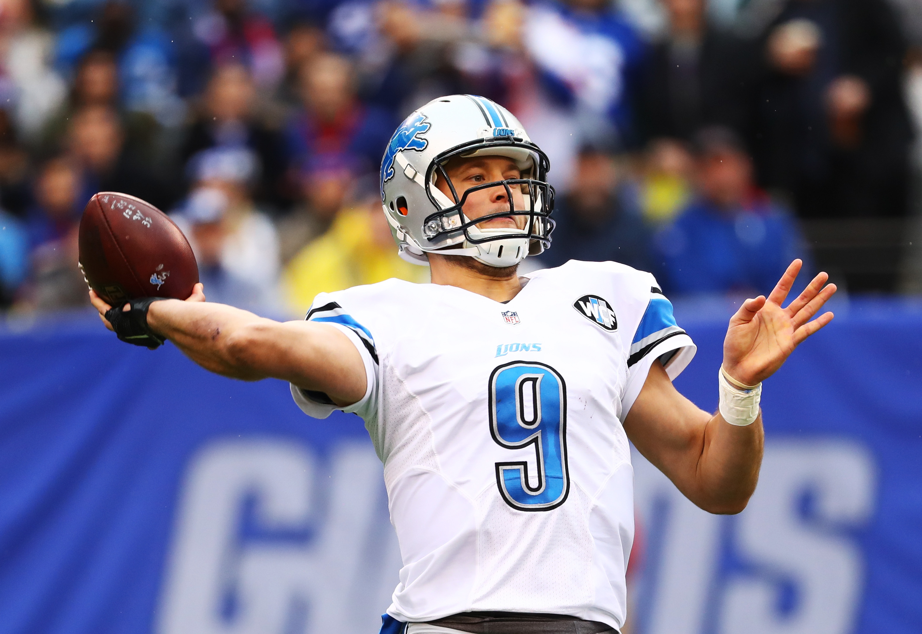 EAST RUTHERFORD, NJ - DECEMBER 18:  Matthew Stafford #9 of the Detroit Lions passes against the New York Giants  during their game at MetLife Stadium on December 18, 2016 in East Rutherford, New Jersey.  (