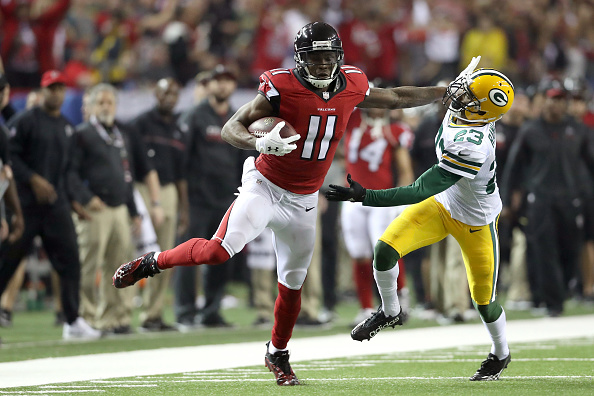 ATLANTA, GA - JANUARY 22:  Julio Jones #11 of the Atlanta Falcons runs after a catch for a 73 yard touchdown against Damarious Randall #23 of the Green Bay Packers in the third quarter in the NFC Championship Game at the Georgia Dome on January 22, 2017 in Atlanta, Georgia.  (Photo by Rob Carr/Getty Images)