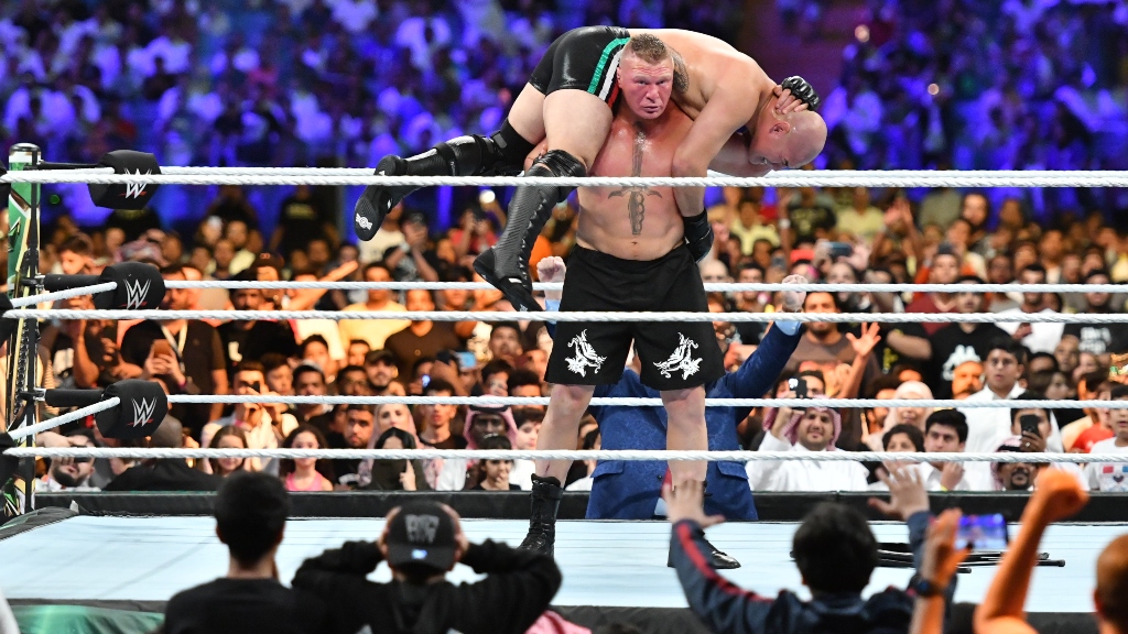 Brock Lesnar Takes Down Ufc Nemesis Cain Velasquez At Wwe Crown