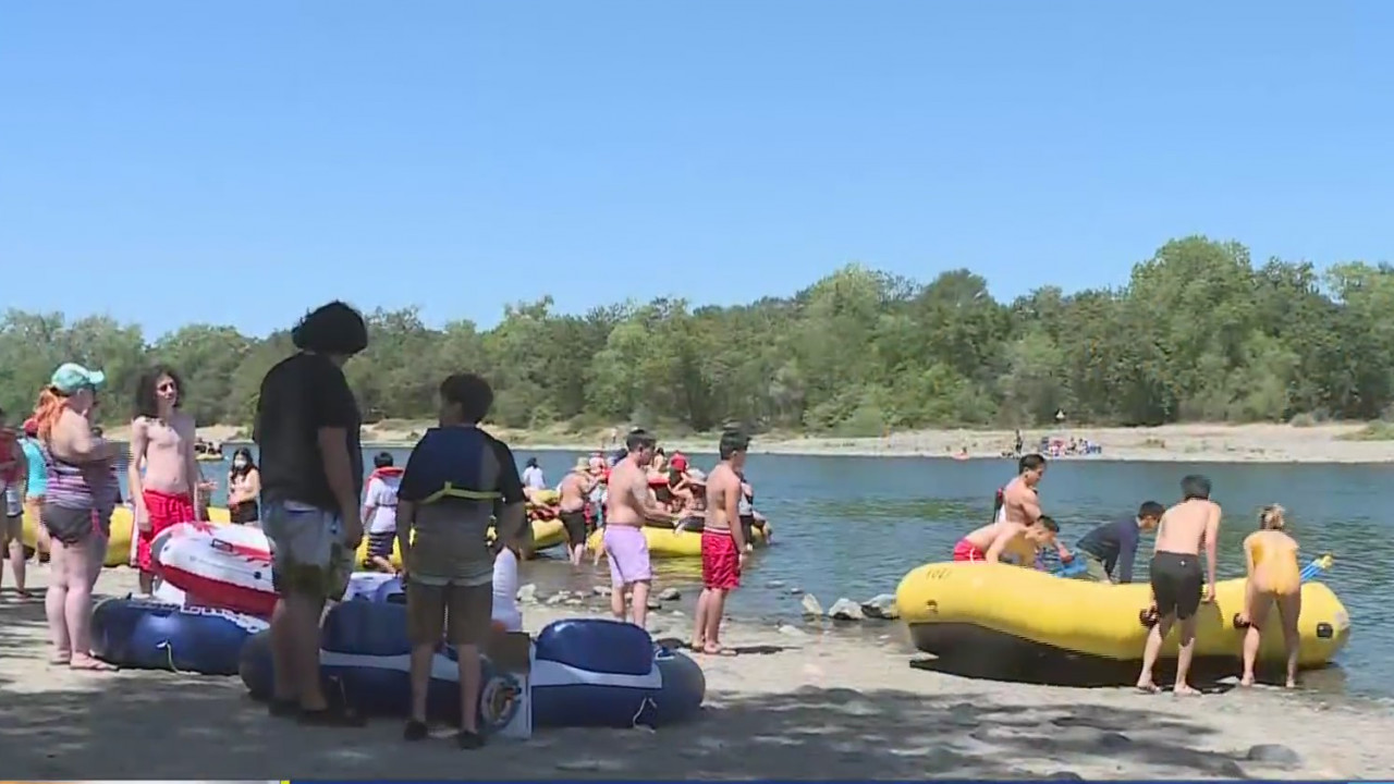 Sacramento Crowds Took To The River On First 100-Degree Day Of The Year - CBS Sacramento