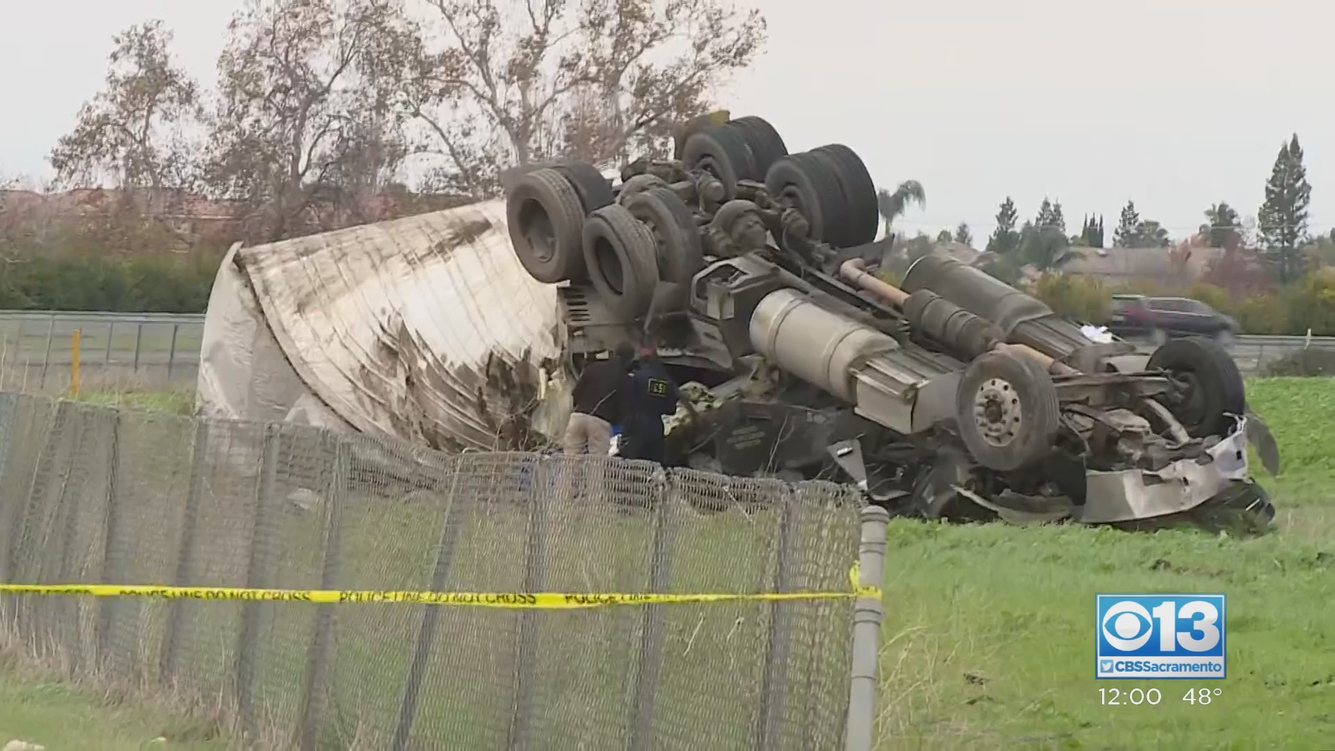 Driver Of Big Rig Dies After Crashing On Del Paso Road Near I-5, Identified As 35-Year-Old From Sacramento